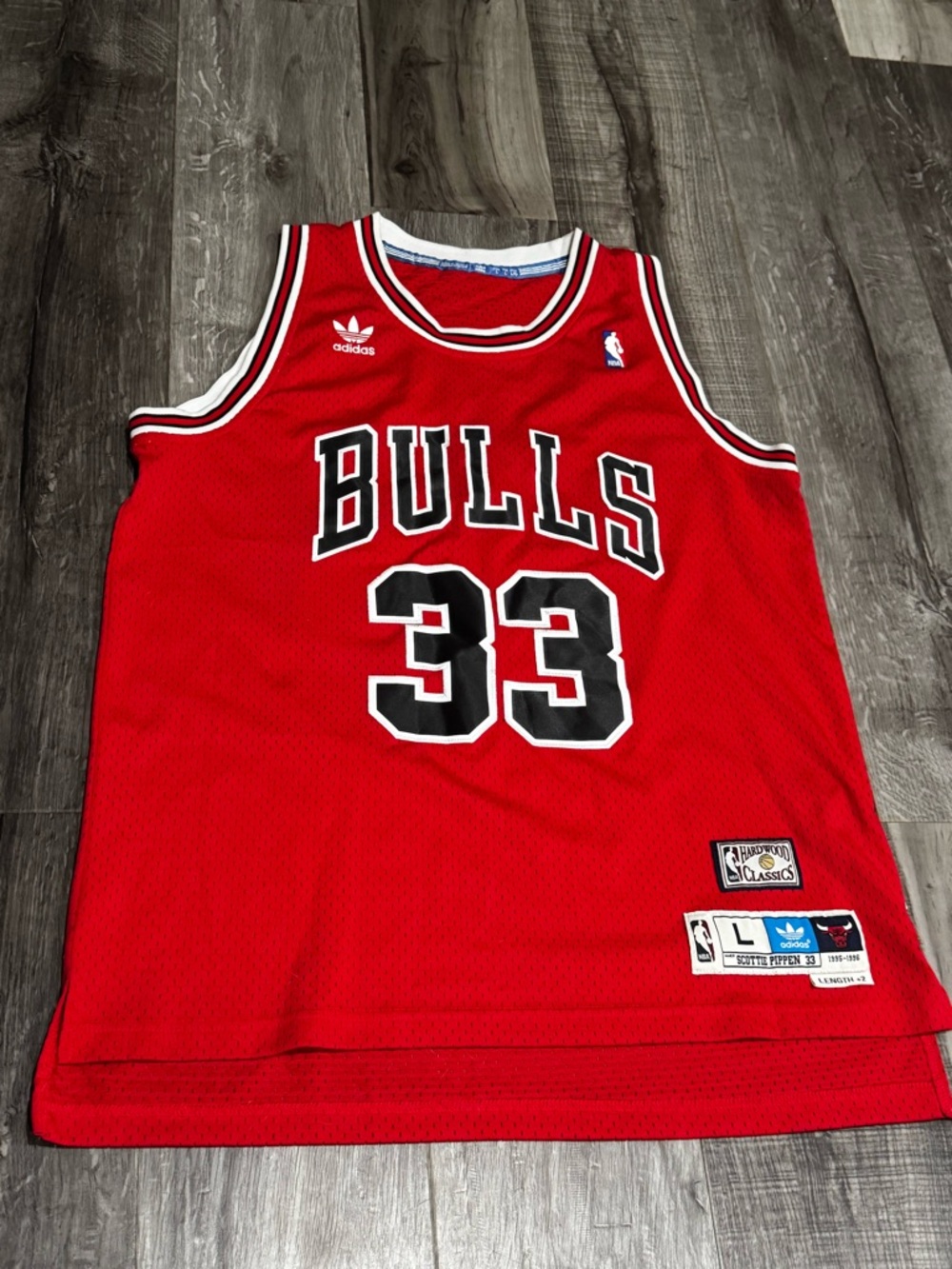 Adidas Chicago Bulls Scottie Pippen #33 Red Hardwood Classics Jersey Size L
